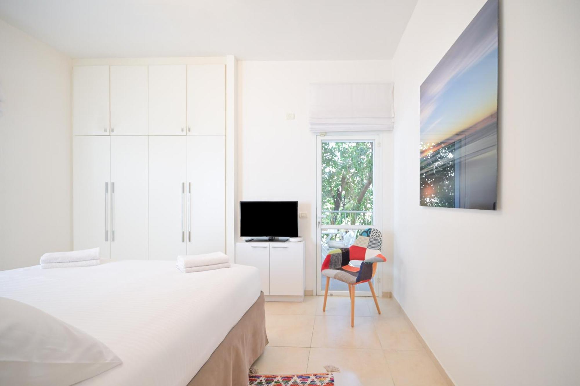 Sea&sun 2br Close Gordon By Holyguest *